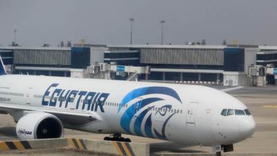 مصر للطيران تُعلق رحلاتها إلى بعض دول الخليج بسبب إغلاق المجال الجوي