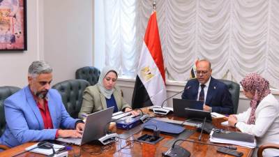 وزير العمل يوجه أعضاء مكاتب التمثيل بالخارج بالتواصل مع الشركات لتوفير فرص عمل للشباب المصري