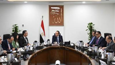 مدبولي: الحكومة تهتم بصناعة السكر كأحد الصناعات الاستراتيجية واستثمار الفرص الواعدة لنموها