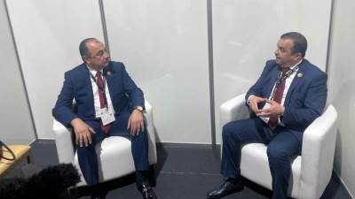 وزير قطاع الأعمال يلتقي وزير الطاقة والمناجم الجزائري لبحث توسيع آفاق التعاون