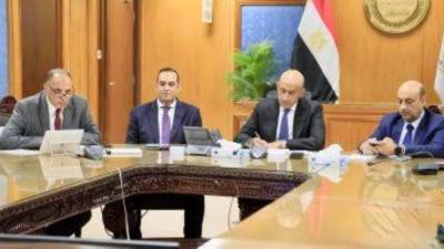 وزير التعليم يتابع انتظام لجان الثانوية العامة من غرفة العمليات