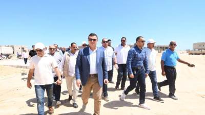 وزير الإسكان يتفقد مشروع بحيرات نيو مارينا والطرق والمداخل بـ"مارينا الساحل الشمالي"