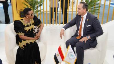 رئيس الرعاية الصحية يعقد سلسلة لقاءات مع وفود صحية من أوغندا وموزمبيق وسيراليون لتعزيز التعاون