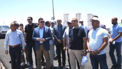 وزير الإسكان يتفقد كوبرى C19 والمدينة التراثية والمنطقة الشاطئية بمدينة العلمين الجديدة
