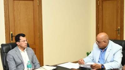 وزير الشباب والرياضة يبحث خطة مراكز الشباب للعام المالي 2025/2026 على المستويات الإنشائية والاستثمارية والبرامجية