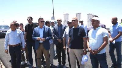 وزير الإسكان يتفقد المدينة التراثية والمنطقة الشاطئية بالعلمين الجديدة