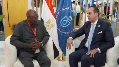 رئيس الرعاية الصحية يلتقي وزيرة الصحة الناميبية ورئيس صندوق تمويل التعليم في أفريقيا