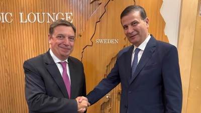 وزير الزراعة يبحث مع نظيره الأسباني تعزيز التعاون المشترك بين البلدين