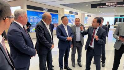 وزير الكهرباء يزور مجموعة شركات هواوي الصينية لبحث تعزيز التعاون والشراكة فى مجالات الطاقة المتجددة