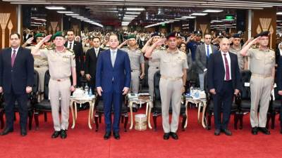 الأكاديمية العسكرية المصرية تنظم مراسم الإحتفال بتخرج دورات تدريبية جديدة من العاملين بوزارتى النقل والمالية بعد إنتهاء فترة تأهيلهم