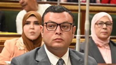 وزير الإسكان يناقش مشروع قانون بعض قواعد وإجراءات التصرف في أملاك الدولة الخاصة