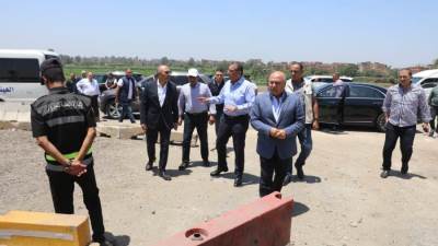 وزير الصناعة يتابع أعمال صيانة المرحلة الأولى من مشروع تطوير الطريق الدائري الإقليمي