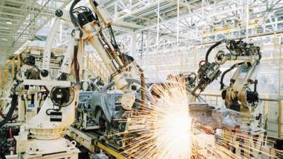 قطاع الصناعات التحويلية غير البترولية يقود القطاعات الأكثر مساهمة في نمو الناتج المحلي