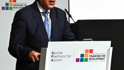 رئيس الوزراء يُلقي كلمة خلال حضوره فعالية إطلاق "منصة إشبيلية للعمل"