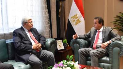 وزير الصحة ووزير التعليم العالي يشهدان توقيع بروتوكول تعاون بين قطاع تنمية المهن الطبية ومستشفيات جامعة القاهرة