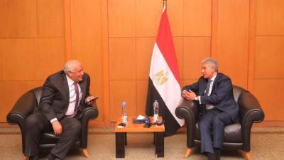 وزير السياحة يبحث مع محافظ الوادي الجديد تعزيز التعاون المشترك وتنشيط الحركة السياحية بالمحافظة