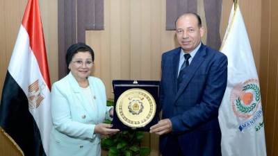 نائب وزير الصحة تبحث تعزيز دور الشراكة مع جامعة المنصورة لتنفيذ الخطة العاجلة للسكان والتنمية