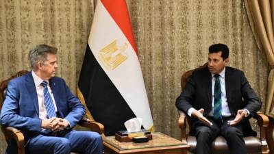 وزير الرياضة يلتقي رئيس الاتحاد الدولي للخماسي الحديث