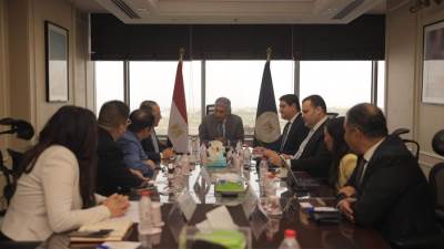 وزير السياحة يبحث مع أحد الشركات الصينية الرائدة في مجال البواخر السياحية سبل تطوير منتج السياحة النيلية في مصر