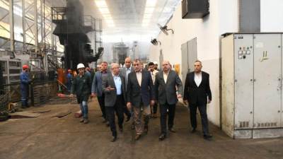 وزير الدولة للإنتاج الحربي يطمئن على سير العملية الإنتاجية خلال مرور مفاجيء على شركة حلوان