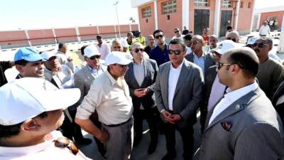 وزير الإسكان ومحافظ بني سويف يتفقدان محطة معالجة صرف صحي طحا البيشة بمركز ببا