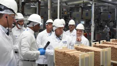 وزير الصناعة: نعمل على رفع مساهمة قطاع الصناعة في الناتج القومي من ١٤٪ إلى ٢٠٪ سنويًا بحلول ٢٠٣٠