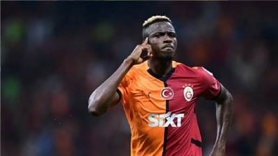 أوسيمين يرفض عرض الهلال الفلكي ويتمسك بالحلم الأوروبي