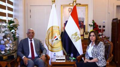 وزيرة التنمية المحلية تلتقي وكيل لجنة الإدارة المحلية بمجلس النواب