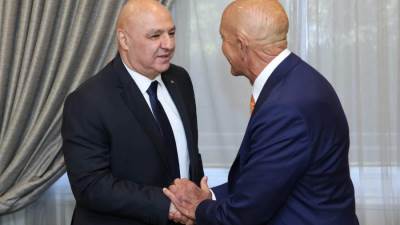 الرئيس اللبناني يستقبل المبعوث الأمريكي توماس باراك