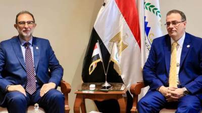 رئيسا "التنظيم والإدارة" و"سلامة الغذاء"يبحثان سبل التعاون المشترك