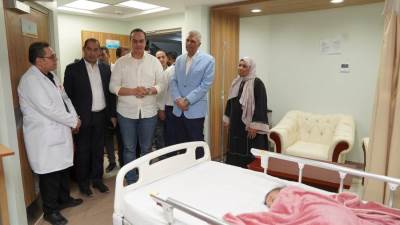 رئيس هيئة الرعاية الصحية ومحافظ أسوان يتفقدان أعمال التطوير ورفع الكفاءة بمستشفى أسوان للتأمين الصحي