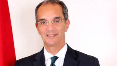 وزير الاتصالات يتابع حريق سنترال رمسيس.. وتعطل مؤقت للخدمة