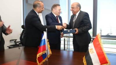 مصر وروسيا توقعان بروتوكولًا مكملًا للاتفاقية الحكومية الخاصة بالتعاون في بناء وتشغيل محطات الطاقة النووية