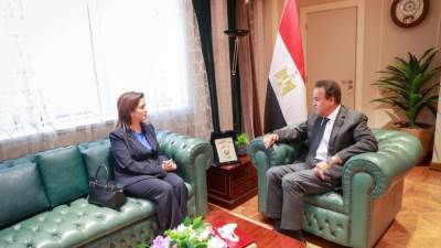 وزير الصحة يبحث مع المدير الإقليمي لمنظمة الصحة العالمية تعزيز التعاون الصحي