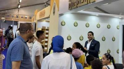 ركن "بيت الزكاة والصدقات" بجناح الأزهر يجذب أنظار رواد معرض الإسكندرية الدولي للكتاب