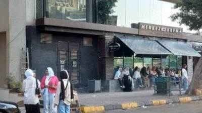 طلاب الثانوية العامة يتوافدون على اللجان فى أخر يوم امتحانات