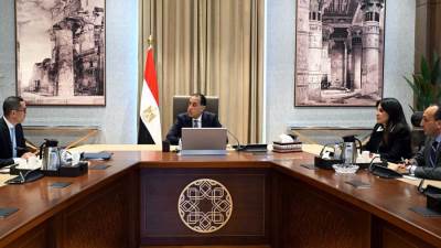 رئيس الوزراء يتابع مع وزير الاستثمار عددا من ملفات العمل