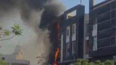 عاجل || اندلاع حريق فى دبى مول بمنطقة الشيخ زايد