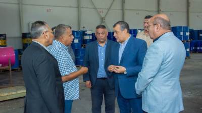 وزير الدولة للإنتاج الحربي يتفقد خطوط الإنتاج بشركة هليوبوليس للصناعات الكيماوية ( مصنع 81 الحربى )