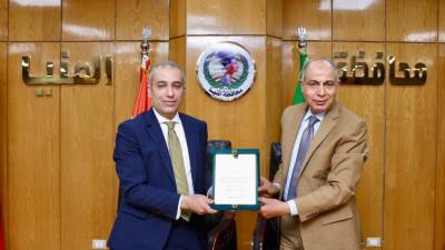 رئيس البنك الزراعي المصري ومحافظ المنيا يوقعان بروتوكول تعاون لتمويل المنتفعين بأراضي أملاك الدولة