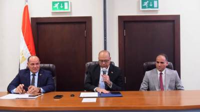 وزير العمل يُسلم عقود جديدة لذوي همم بالقاهرة لدمجهم في سوق العمل