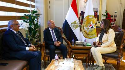 وزيرة التنمية تتابع مع محافظ القاهرة ورئيس جهاز التنسيق الحضاري مقترحات تطوير عدد من الشوارع التجارية بحي مصر الجديدة