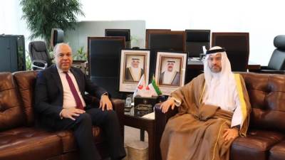 وزير الطيران المدني يبحث مع رئيس الإدارة العامة للطيران المدني الكويتي سبل تعزيز التعاون