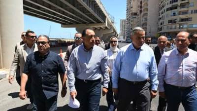 رئيس الوزراء يتفقد أعمال تطوير محور "محمد نجيب" وتوسعة كورنيش الإسكندرية