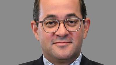 وزير المالية يُكلّف ياسر العتوي بتسيير أعمال مدير عام الصادر بجمرك الإسكندرية