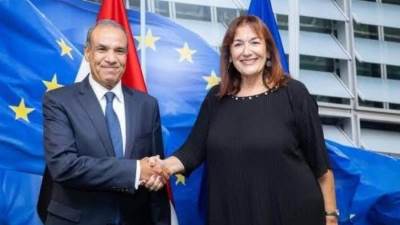 وزير الخارجية والهجرة يستهل زيارته لبروكسل بلقاء مفوضة الاتحاد الأوروبي لشئون المتوسط