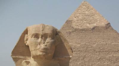 بعد ظهور لودر في الأهرامات.. الآثار ترد: الحفر خارج نطاق المنطقة الأثرية تمامًا