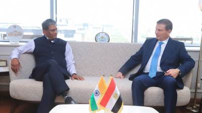 وزير الزراعة يبحث مع السفير الهندي الجديد بالقاهرة تعزيز التعاون الزراعي المشترك 