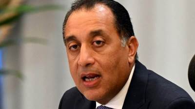 رئيس الوزراء يستعرض تقريرًا حول موقف تقديم خدمات الشهر العقاري من خلال المنافذ البريدية على مستوى الجمهورية