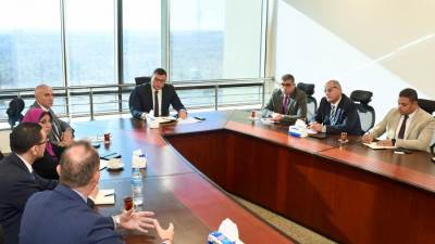 وزير الإسكان يلتقي المدير الإقليمي لمجموعة معارض ومؤتمرات "سيتي سكيب" لبحث التنسيق والتعاون